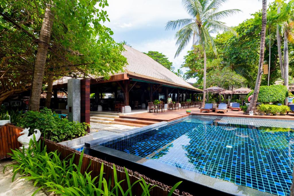 Bazén v ubytování Chaweng Garden Beach Resort - SHA Plus nebo v jeho okolí