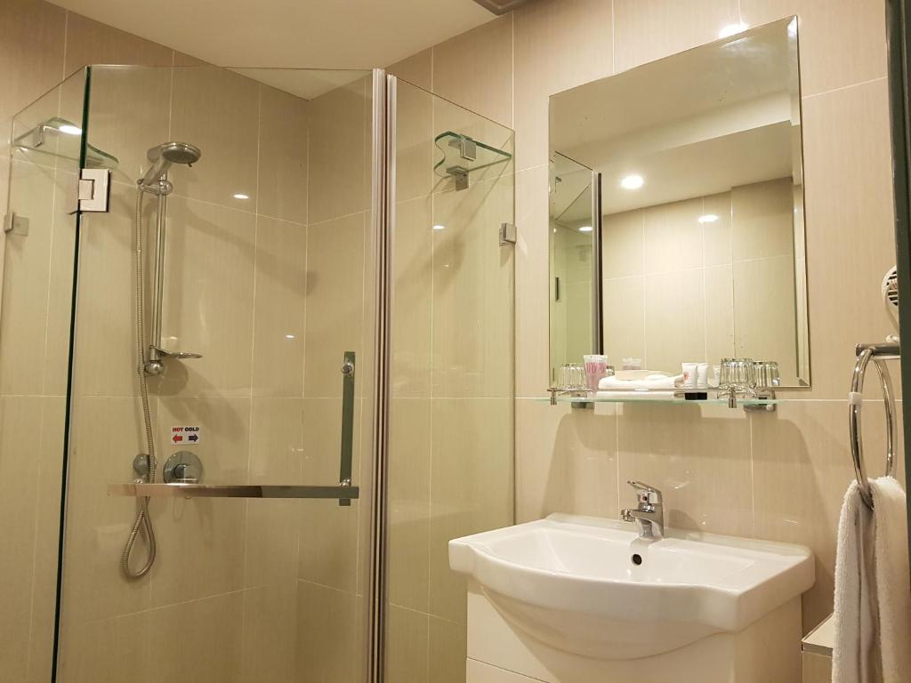 Twin Towers Inn - Resim 23