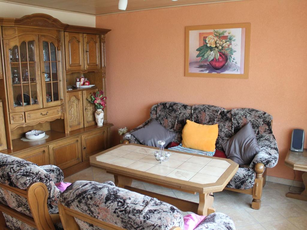 Χώρος καθιστικού στο Geräumige Ferienwohnung mit Garten in Brusow