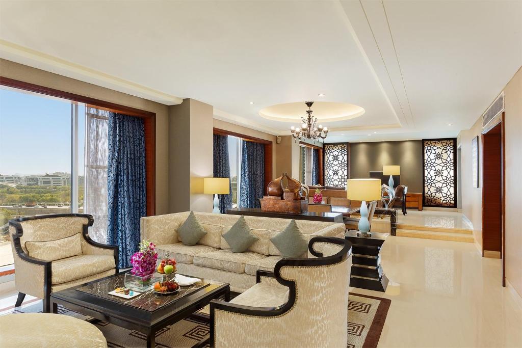 Posezení v ubytování Crowne Plaza Today Gurugram by IHG