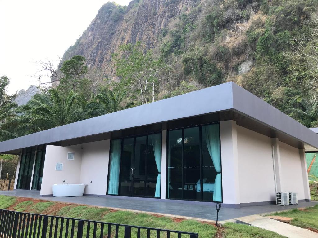Exotic Fishing Thailand - Deluxe Family Suite
