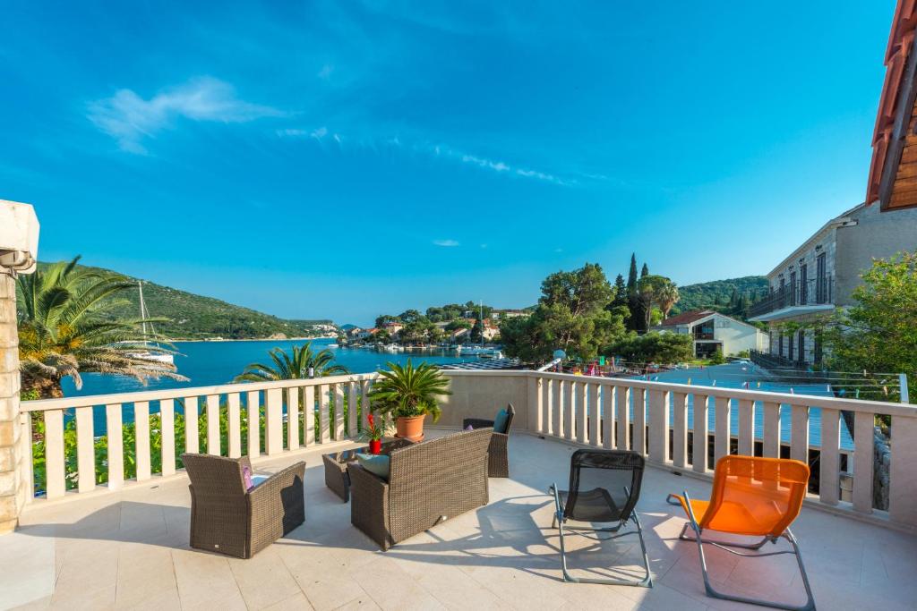 Villa Mare & Filip