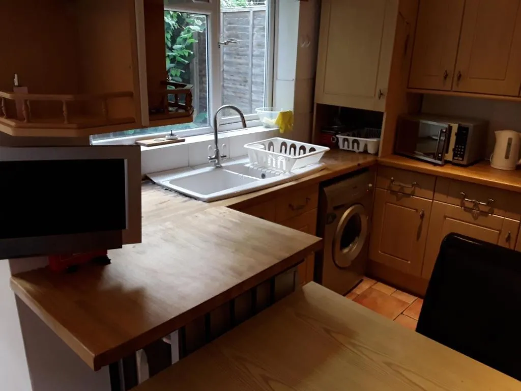 CONTRACTORS ACCOMMODATION (GLOUCESTER ROAD) READING, Reading, Marea Britanie