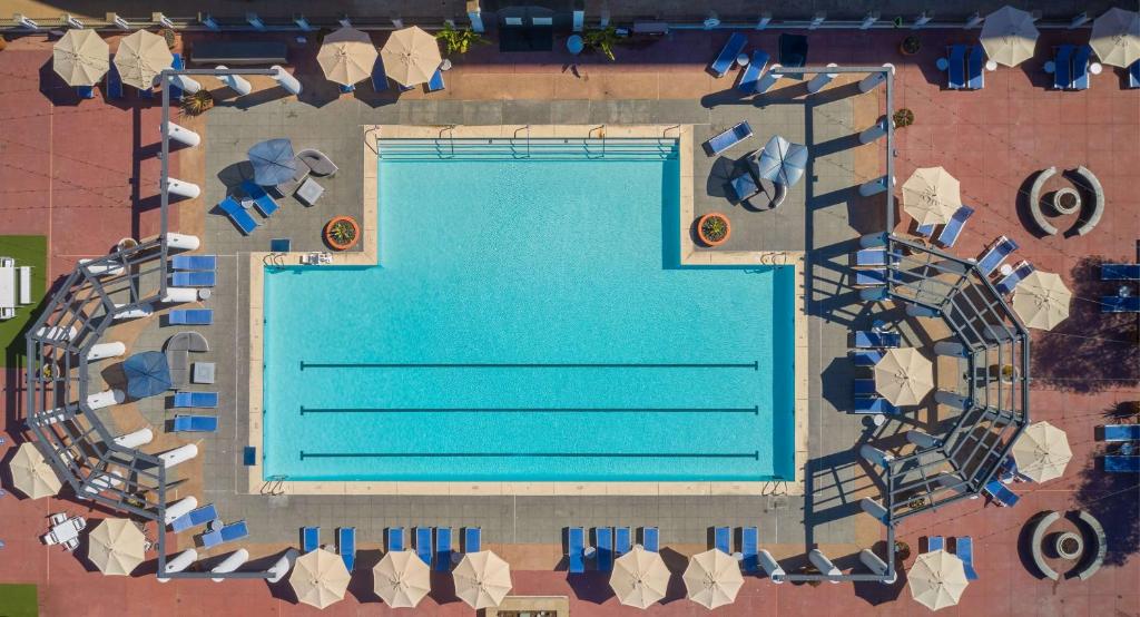 Bazén v ubytování Hyatt Regency La Jolla at Aventine nebo v jeho okolí
