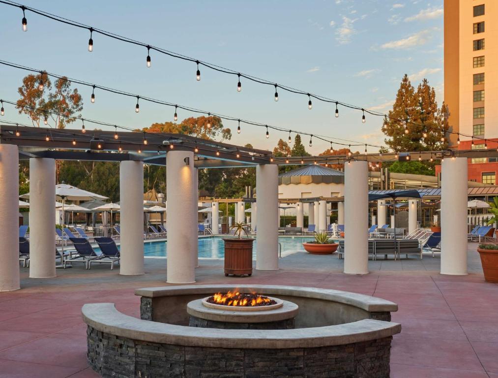Bazén v ubytování Hyatt Regency La Jolla at Aventine nebo v jeho okolí