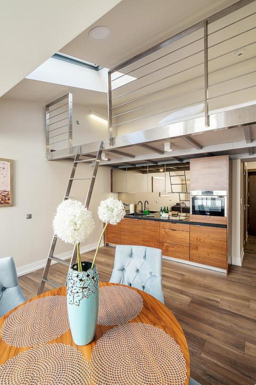 
Luxury One-Bedroom Apartment with Mezzanine
