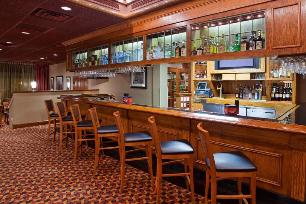 Holiday Inn Youngstown-South - Boardman by IHG photo