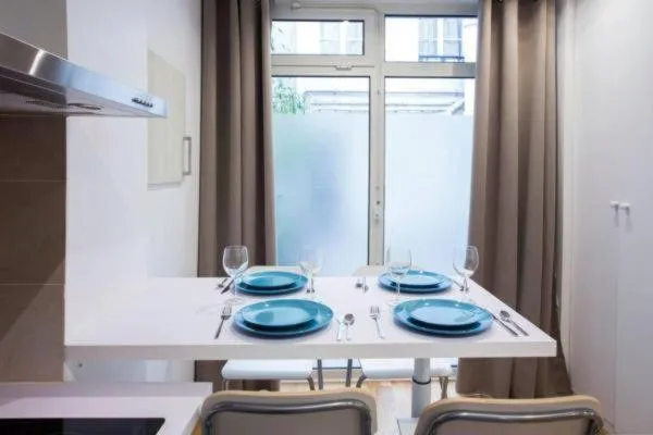 CMG Hotel de Ville - Manteaux, Paris, France