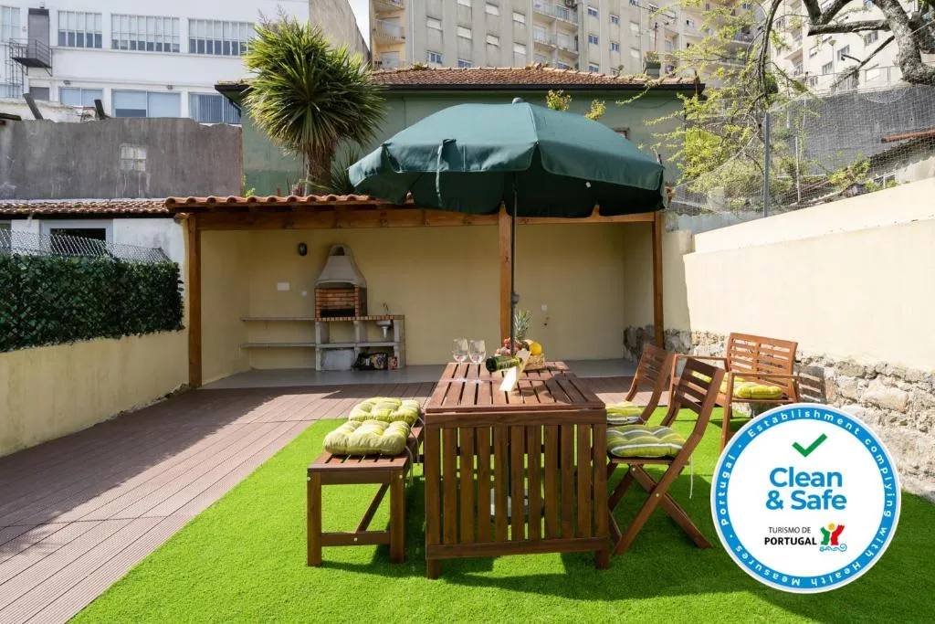 BonPorto 381 - Charmy Duplex with Stunning Courtyard, Porto, Portugal