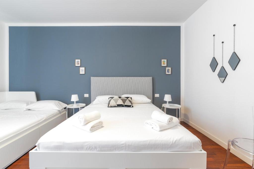 Posteľ alebo postele v izbe v ubytovaní Roomy Apartment close to Subway M5!