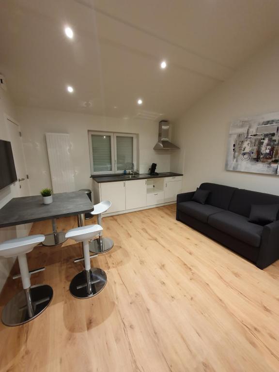 Brussels North - Pajot Apartments - Studio Apartment