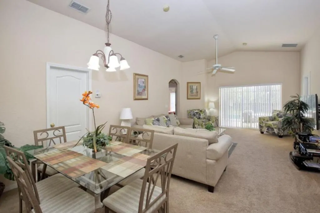 Warm and Welcoming w Private Pool and Games Room!, Orlando, Statele Unite ale Americii