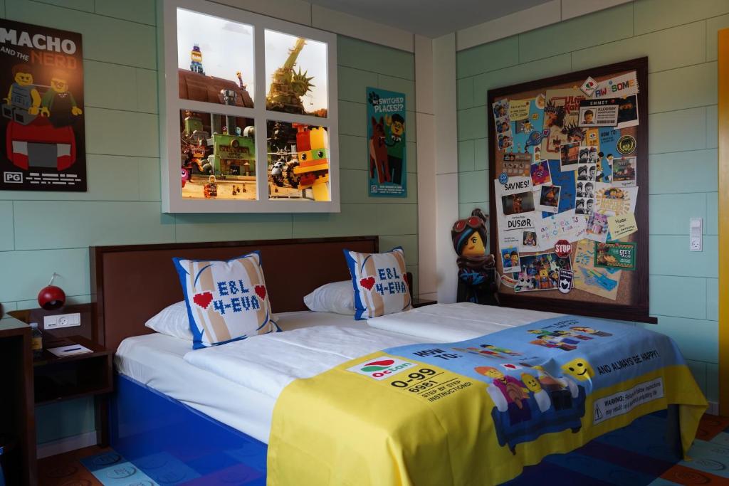 Una cama o camas en una habitación de Hotel Legoland