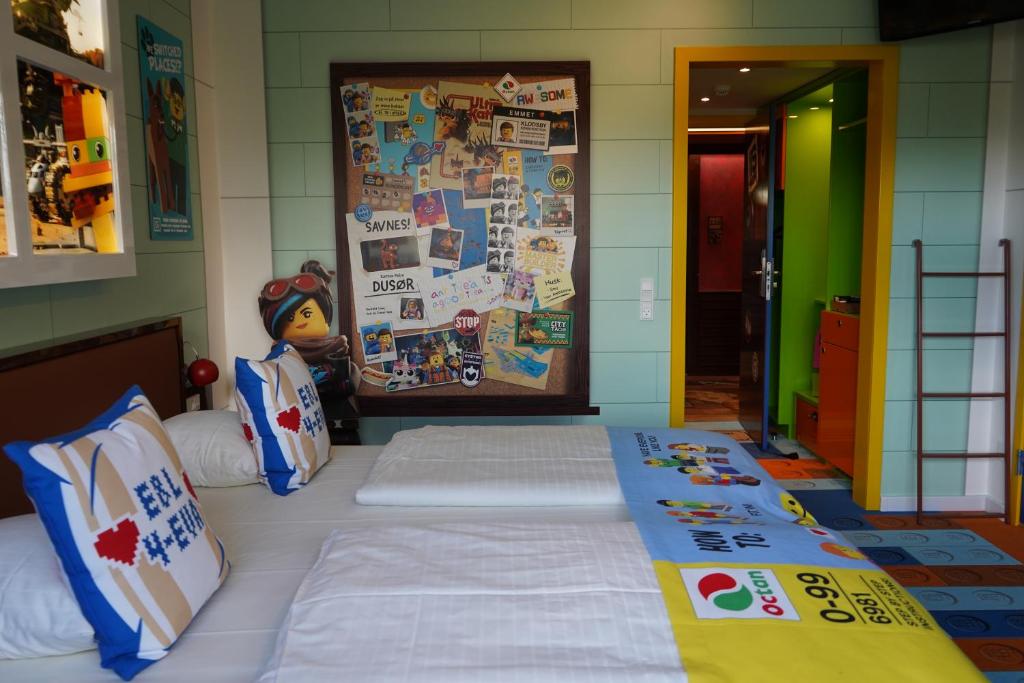 Una cama o camas en una habitación de Hotel Legoland