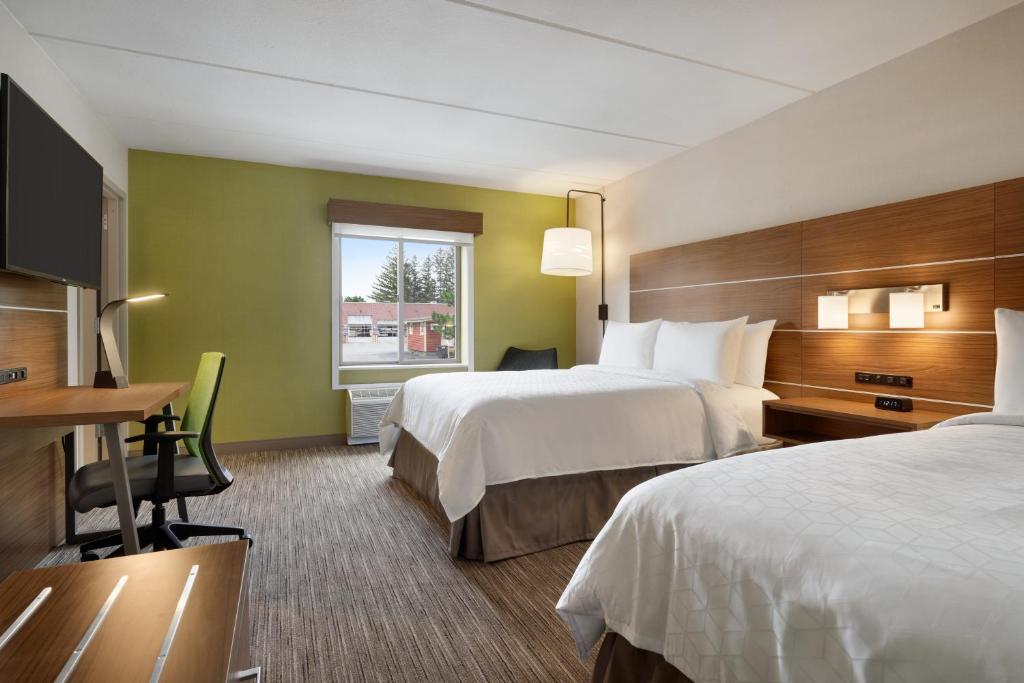 Postel nebo postele na pokoji v ubytování Holiday Inn Express - Plattsburgh by IHG