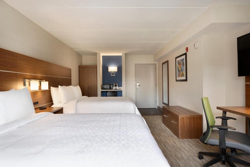 Postel nebo postele na pokoji v ubytování Holiday Inn Express - Plattsburgh by IHG