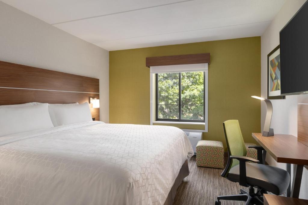 Postel nebo postele na pokoji v ubytování Holiday Inn Express - Plattsburgh by IHG
