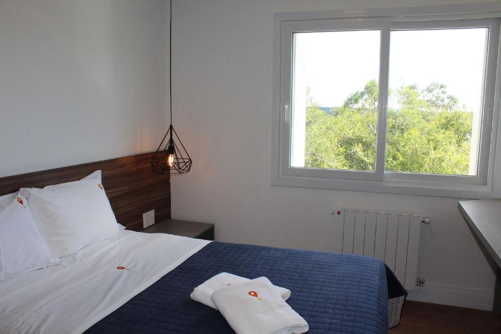 ALTOS 201A - 3 DORM. JUNTO À ALDEIA DO PAPAI NOEL!  ALTOS 201A - 3 DORM. JUNTO À ALDEIA DO PAPAI NOEL!