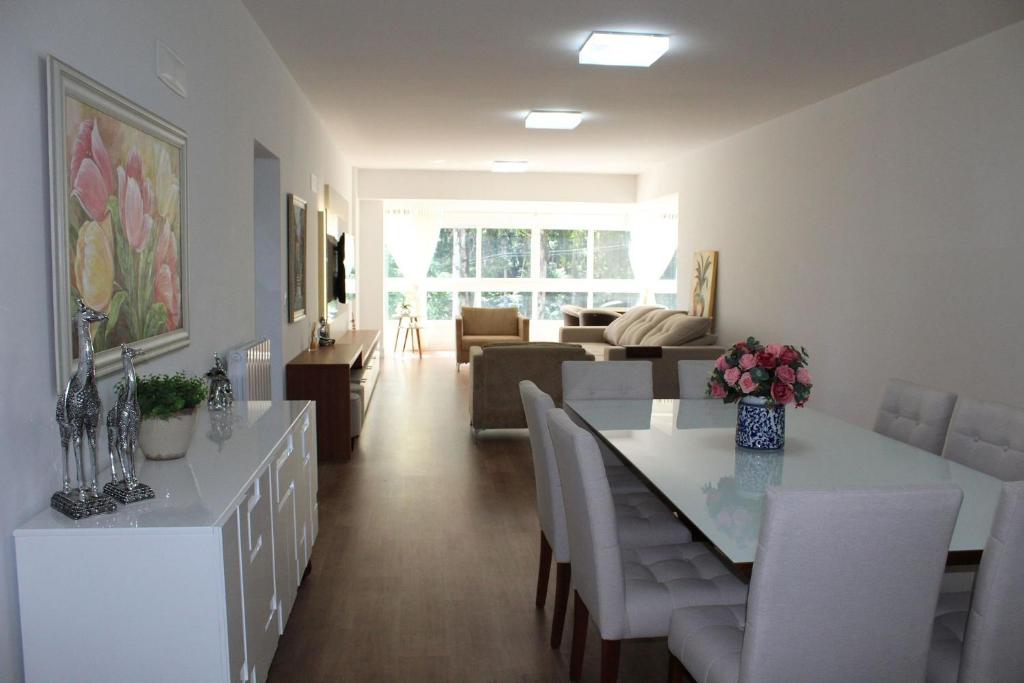 ALTOS 201A - 3 DORM. JUNTO À ALDEIA DO PAPAI NOEL!  ALTOS 201A - 3 DORM. JUNTO À ALDEIA DO PAPAI NOEL!