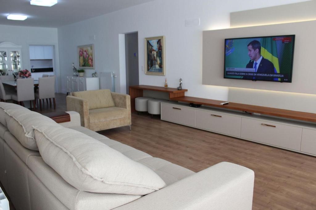 ALTOS 201A - 3 DORM. JUNTO À ALDEIA DO PAPAI NOEL!  ALTOS 201A - 3 DORM. JUNTO À ALDEIA DO PAPAI NOEL!