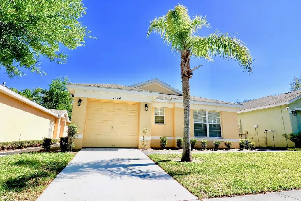 Ready to Relax - Cozy Home w South Facing Pool, Davenport, Statele Unite ale Americii