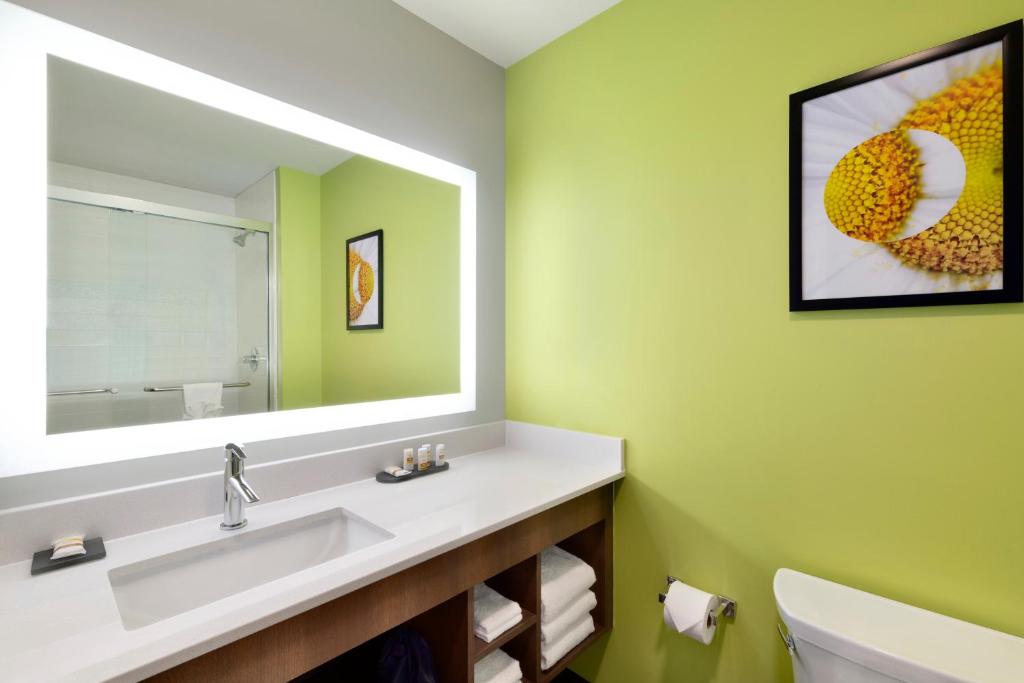 La Quinta Inn & Suites by Wyndham Braselton photo