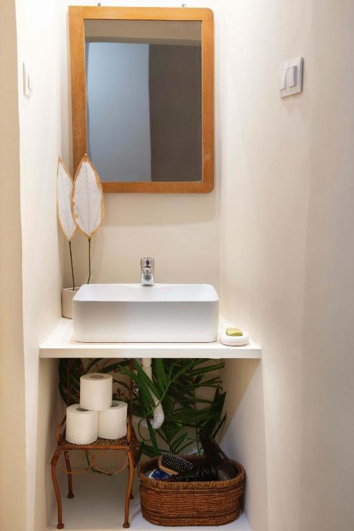 A bathroom at Zacharitsa APT at Acropolis up 4 guests by LODGESPOT