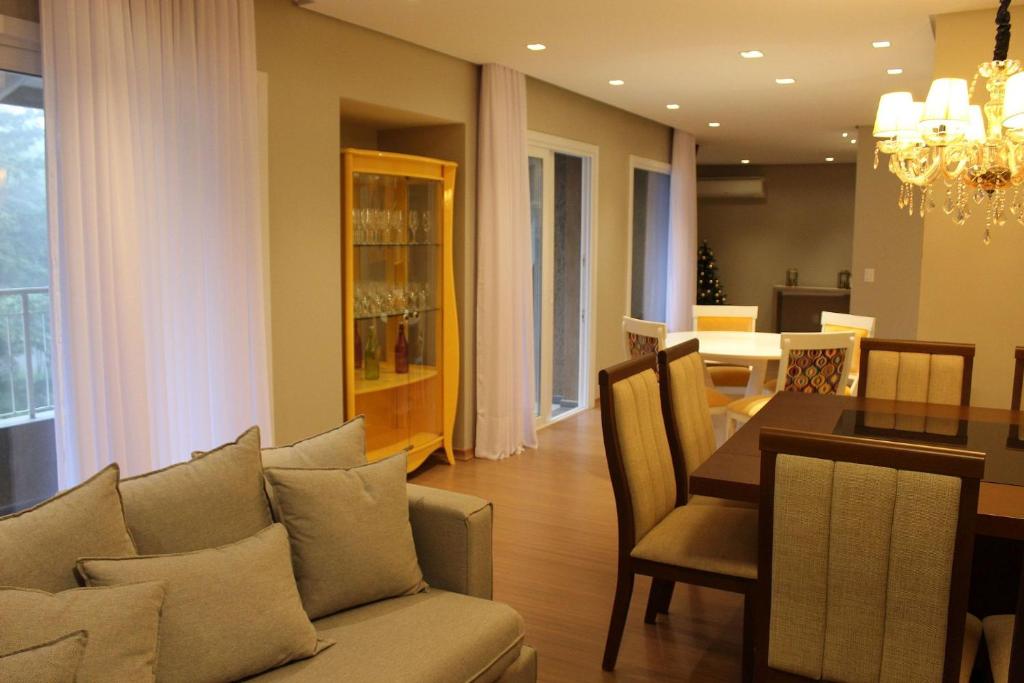 ALTOS 501 A - COBERTURA 5 DORMITÓRIOS JUNTO À ALDEIA DO PAPAI NOEL!  ALTOS 501 A - COBERTURA 5 DORMITÓRIOS JUNTO À ALDEIA DO PAPAI NOEL!