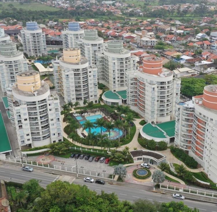  Apartamento BetoCarrero e Praia em HomeClub