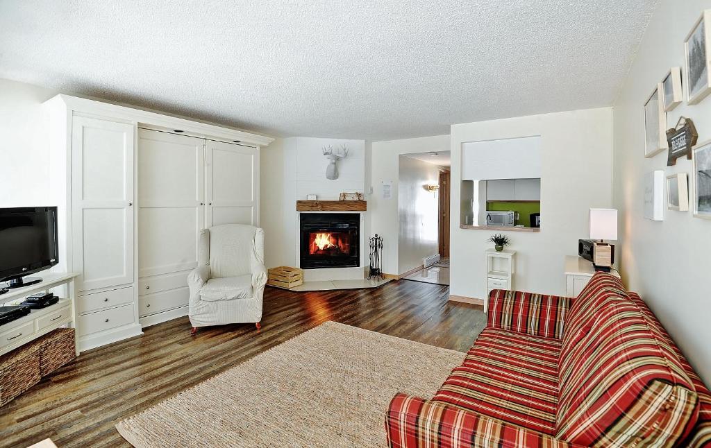 TV/trung tâm giải trí tại 22#32 Chemin du Hameau - Studio