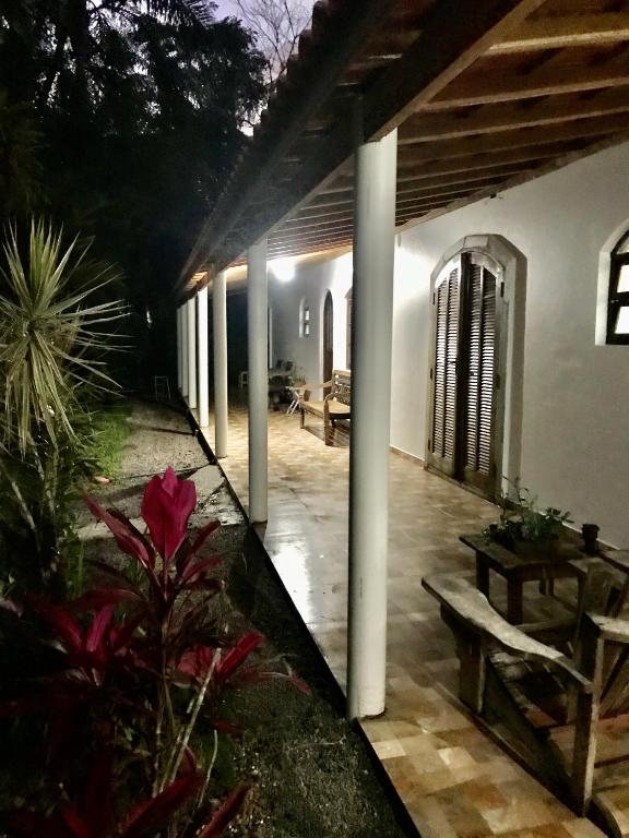  Suites próximo ao rio Jaguareguava em Bertioga