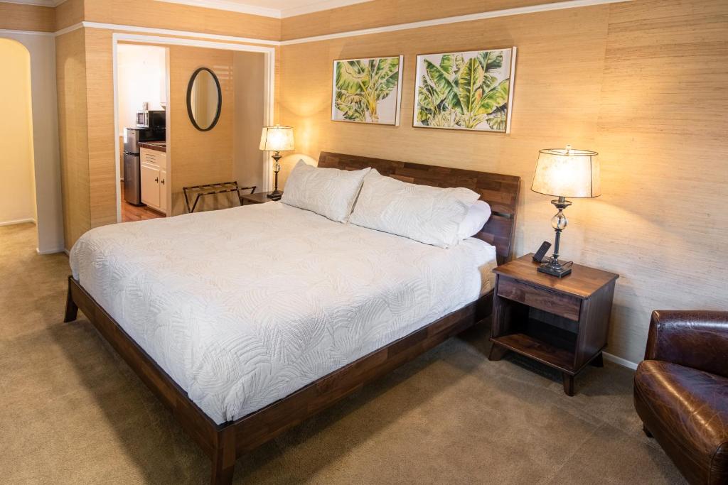 Harbor House Inn - King Studio - One