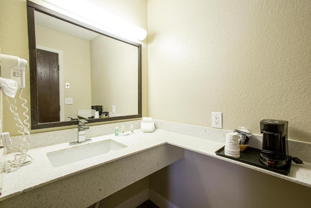 Quality Inn Pinetop Lakeside photo