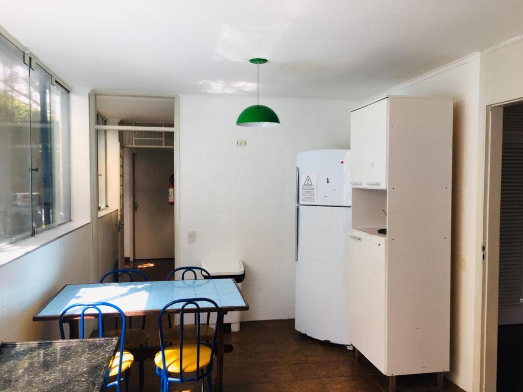  Praça da Árvore Hostel