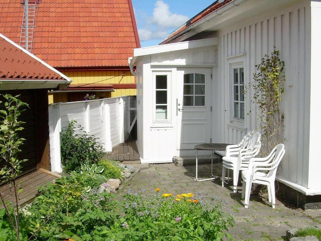 Two-Bedroom Holiday home in Strömstad 2