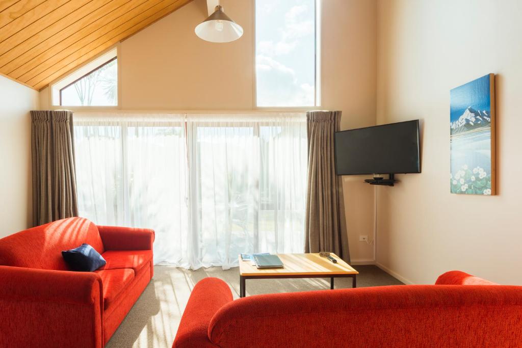 TV a/nebo společenská místnost v ubytování Glenfern Villas