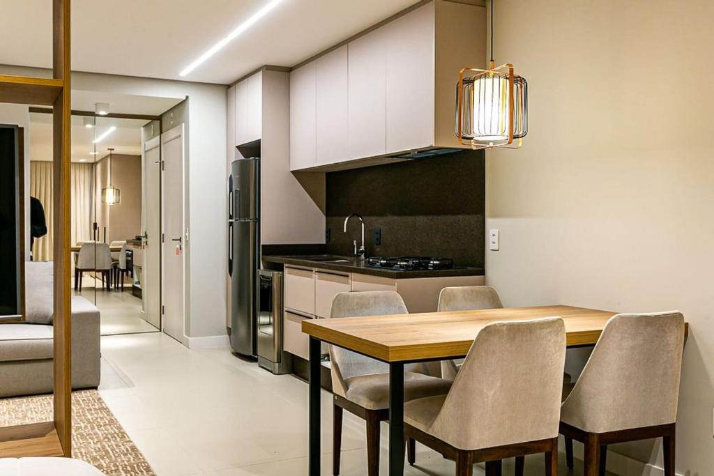  Studio moderno em condomínio com infraestrutura de clube CA13I