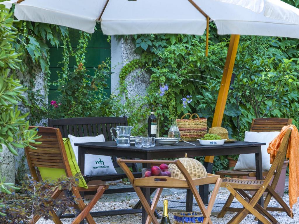 Vonkajšia záhrada v ubytovaní Peaceful Stay with Garden Views