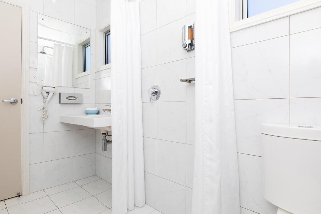 Beach Street Motel Apartments - Resim 39