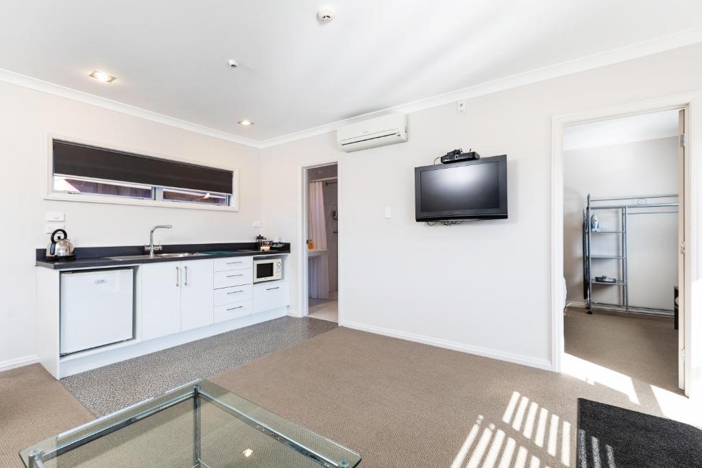 Beach Street Motel Apartments - Resim 37