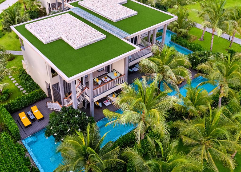 Cabana with King Bed and Pool Access - Executive Privilege Pass