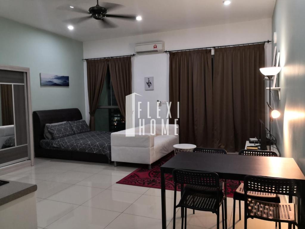 Posezení v ubytování 1-2 Guests, Cybersquare Private Studio - Cyberjaya, Flexihome-MY