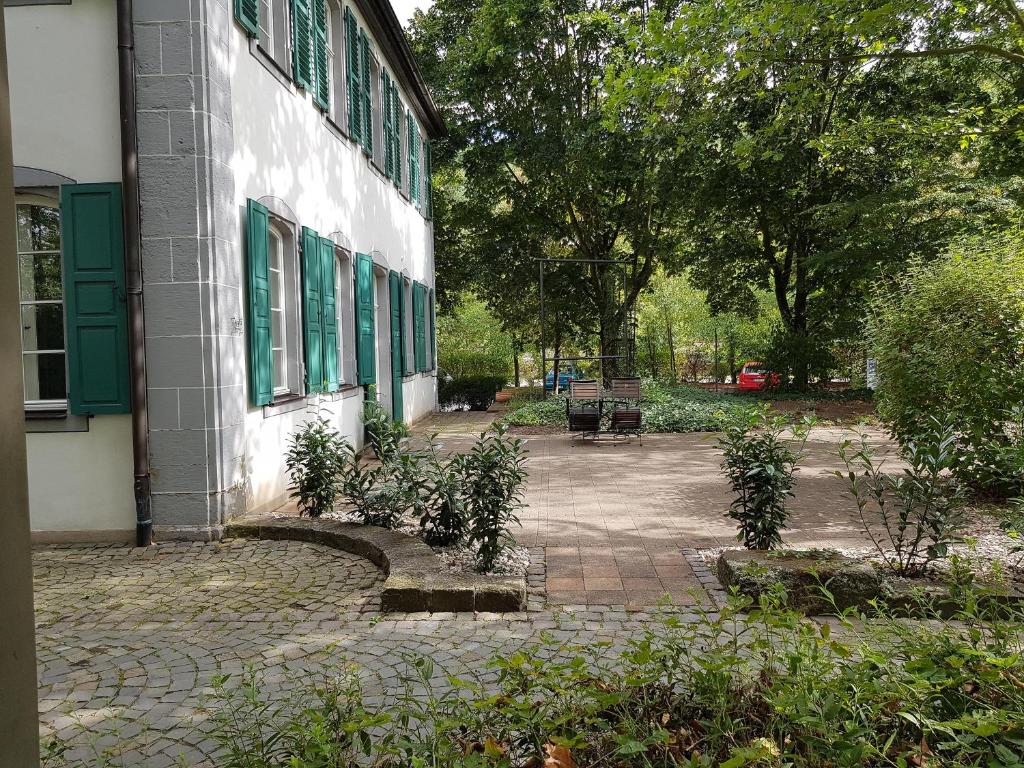 Ehem. Sommerresidenz von Fürst Friedrich III. App.1 und App.2 - Appartement - Rez-de-Chaussée