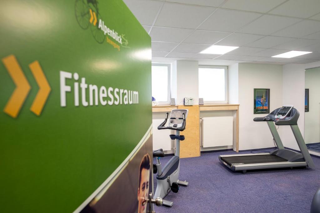 Fitness centrum a/nebo fitness zařízení v ubytování Hotel Alpenblick