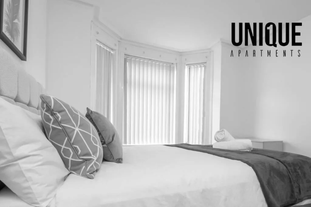 Stylish 4 Bedroom Home with Rear Garden, Reading, Marea Britanie