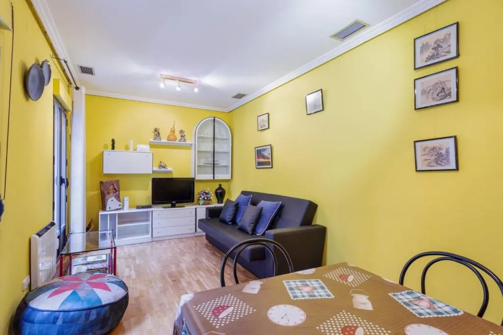 Cosy And Modern 2 Bedroom Apartment In Great Location, Madrid, Spania