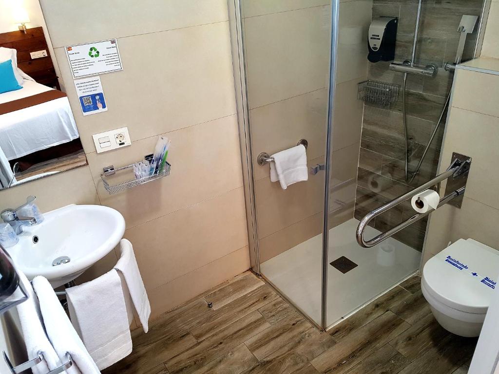 Koupelna v ubytování Hostal Boutique Casa del Mar Altea