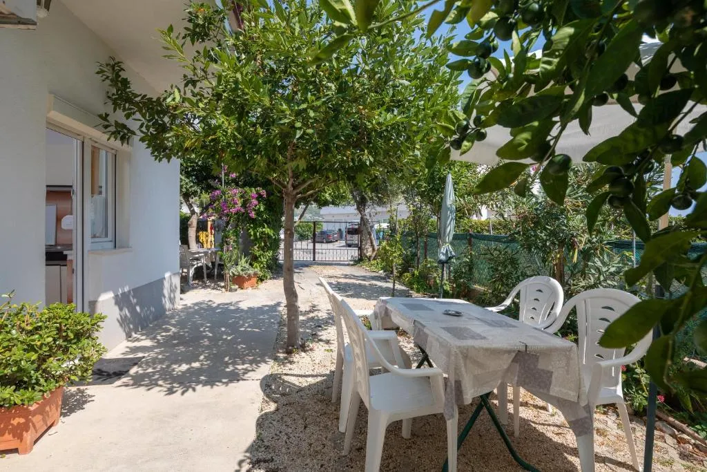 Apartments near beach Babic, Split, Croaţia