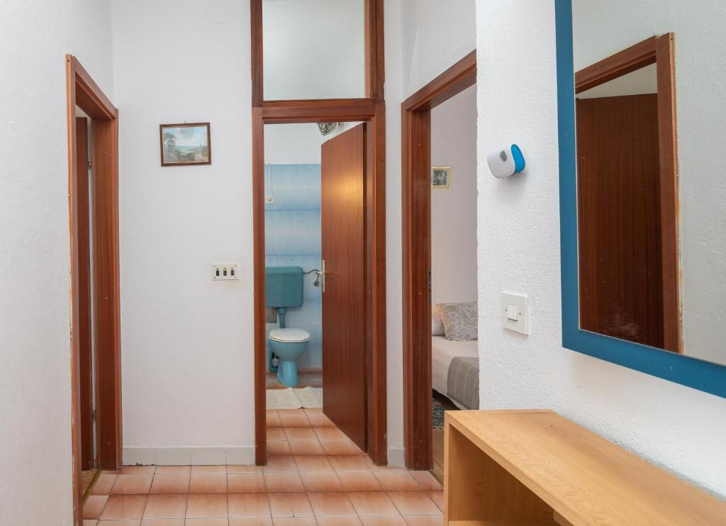 Kúpeľňa v ubytovaní Apartments near beach Babic