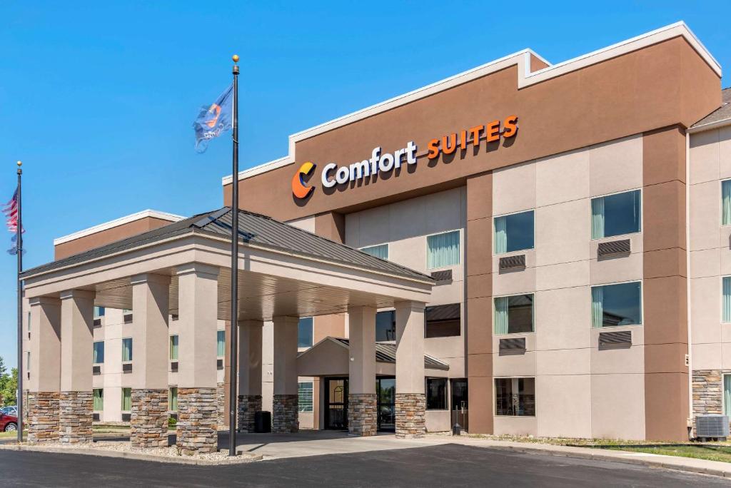 a rendering of the front of a hotel at Comfort Suites South in Fort Wayne